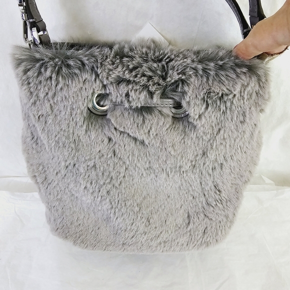 NWOT Kate Spade Eva Faux Fur Bucket Crossbody Bag Grey & dust bag, care booklet - Picture 4 of 14